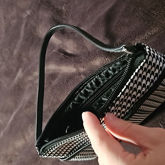 Ralph Lauren Wristlet - Picture 5 of 10